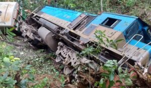 2319আবারও সিলেটের সঙ্গে সারা দেশের রেল যোগাযোগ বন্ধ39810-bmllentn